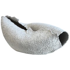 Porcelaine sculptée Vase ouvert. "Devenir #3 : Bridgette"