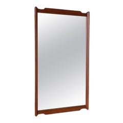 Miroir mural en noyer de style moderne du milieu du siècle récemment repeint