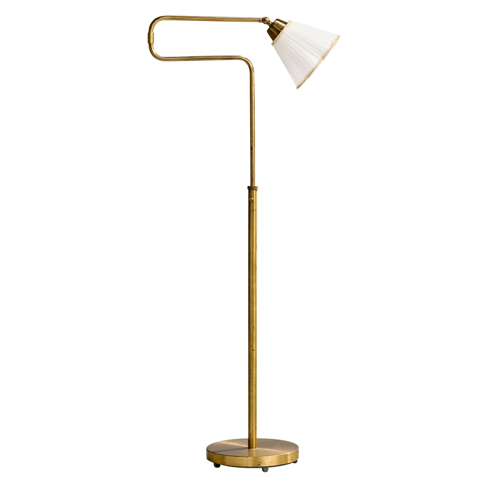 Nordiska Kompaniet, lampadaire réglable, laiton, tissu, Suède, années 1940