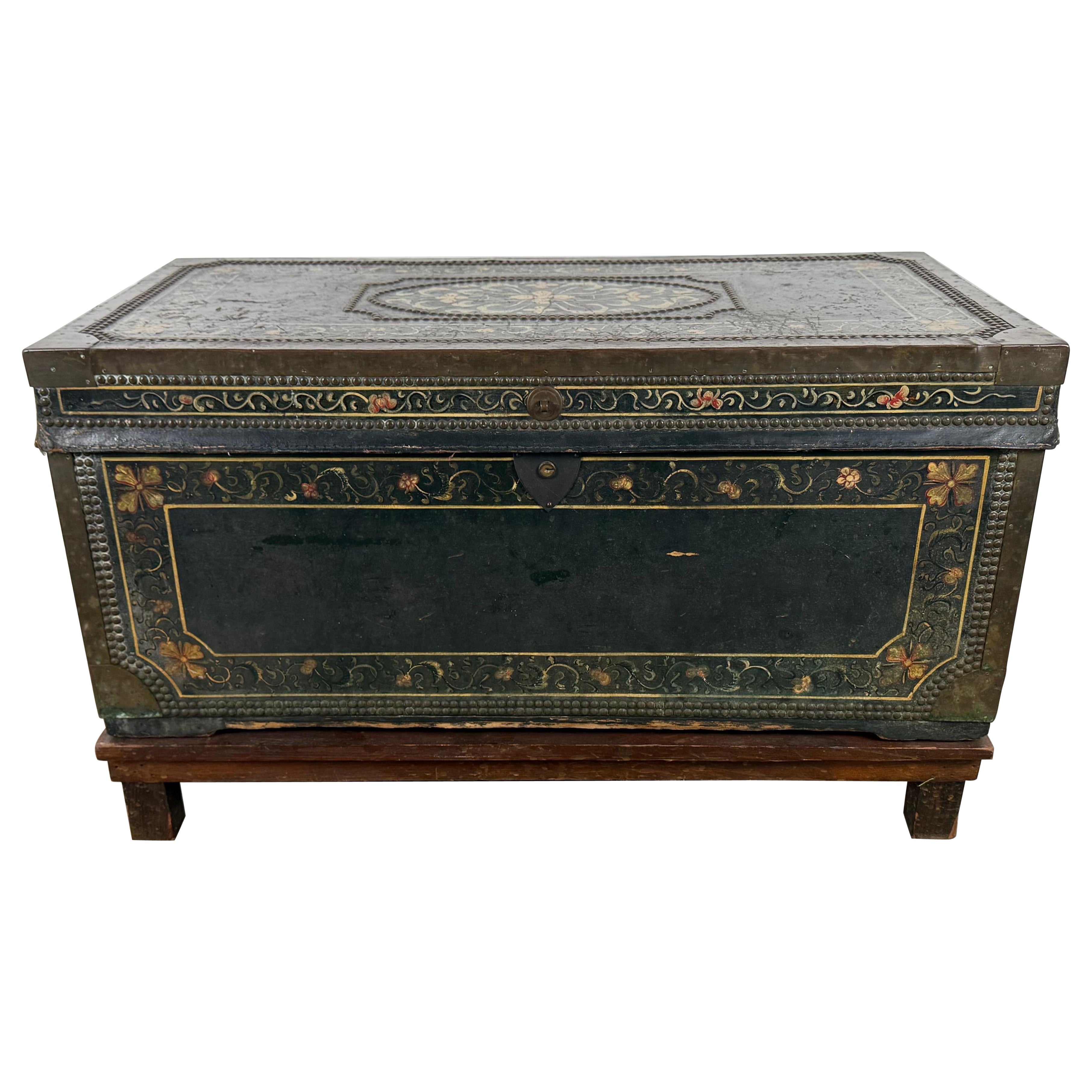 19th century hand-painted American immigrant trunk For Sale