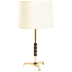 Lampe à poser sur trépied en laiton