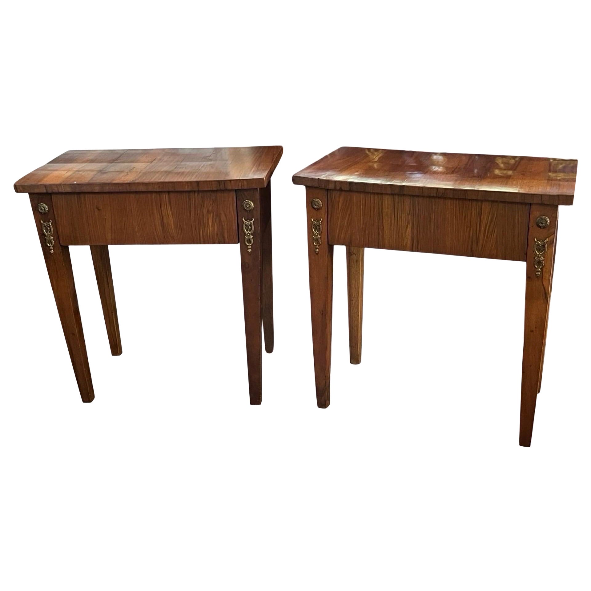 19th Century Italian Walnut Bedside Tables Pair For Sale