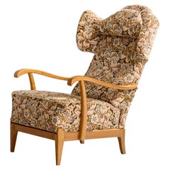 Wood Lounge Chairs