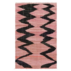 Tappeto marocchino vintage in rosa e nero con motivo a reticolo di diamanti - Rug & Kilim