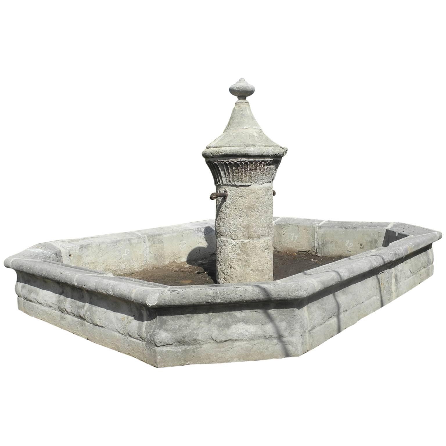 18th Century Village Fountain from Taulignan, France For Sale