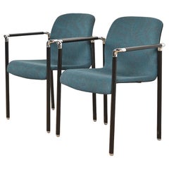 Fauteuils empilables modernes d'Herman Miller, paire