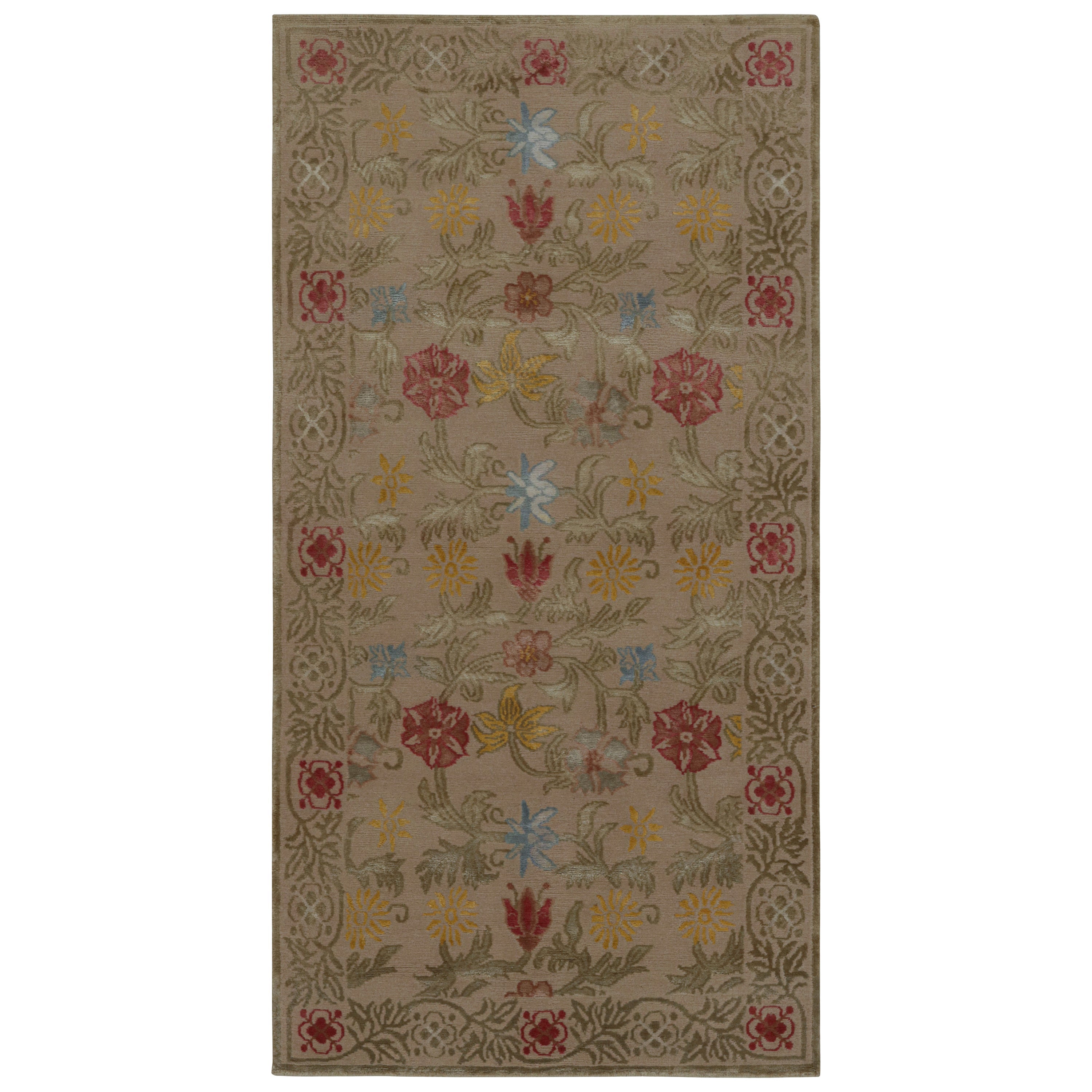 Rug & Kilim's Spanish European Style Rug in Beige with Floral Patterns "Bilbao" (tapis espagnol de style européen en beige avec des motifs floraux) en vente