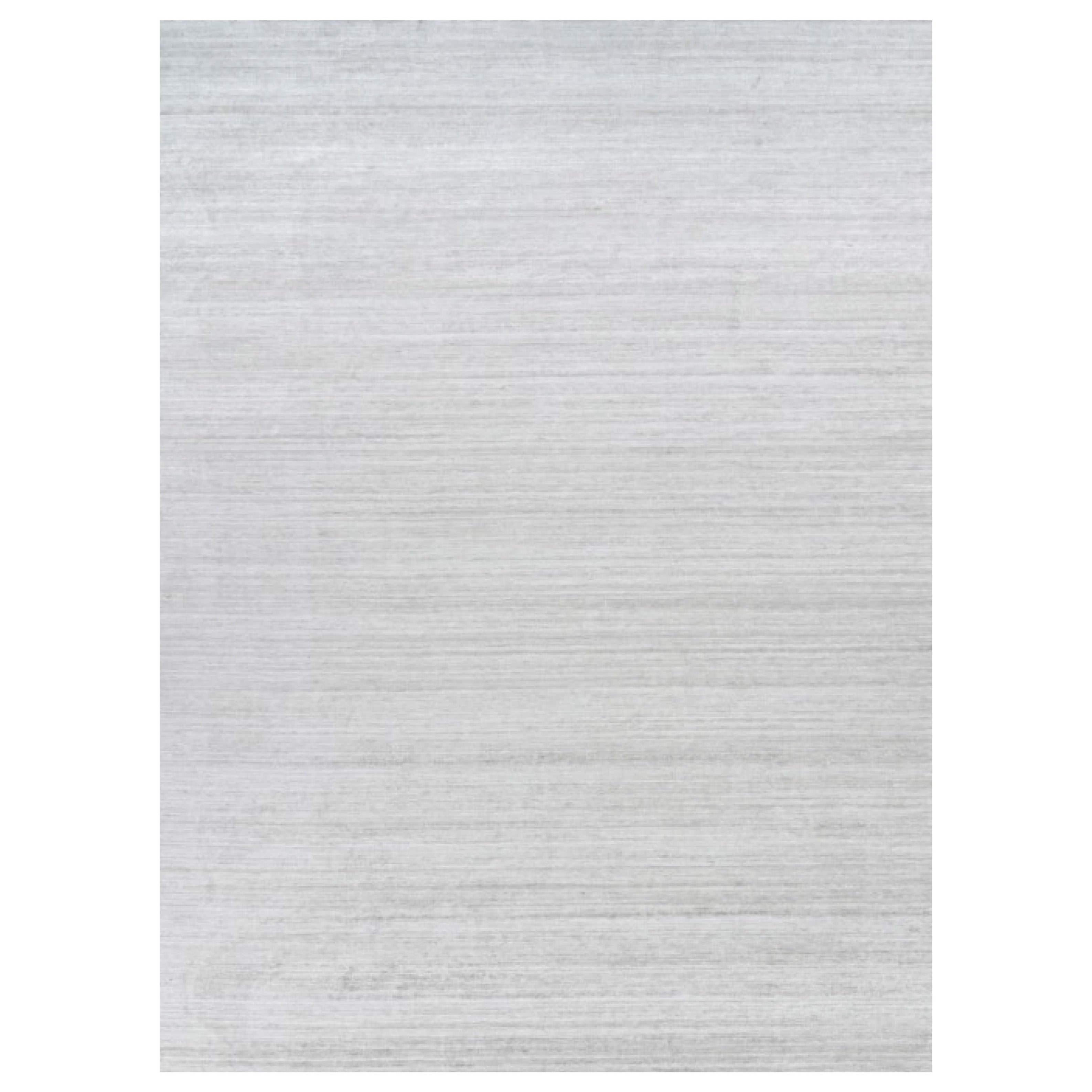 Rug & Kilim's übergroßer Strukturteppich in massivem Grau und Off-White-Streifen