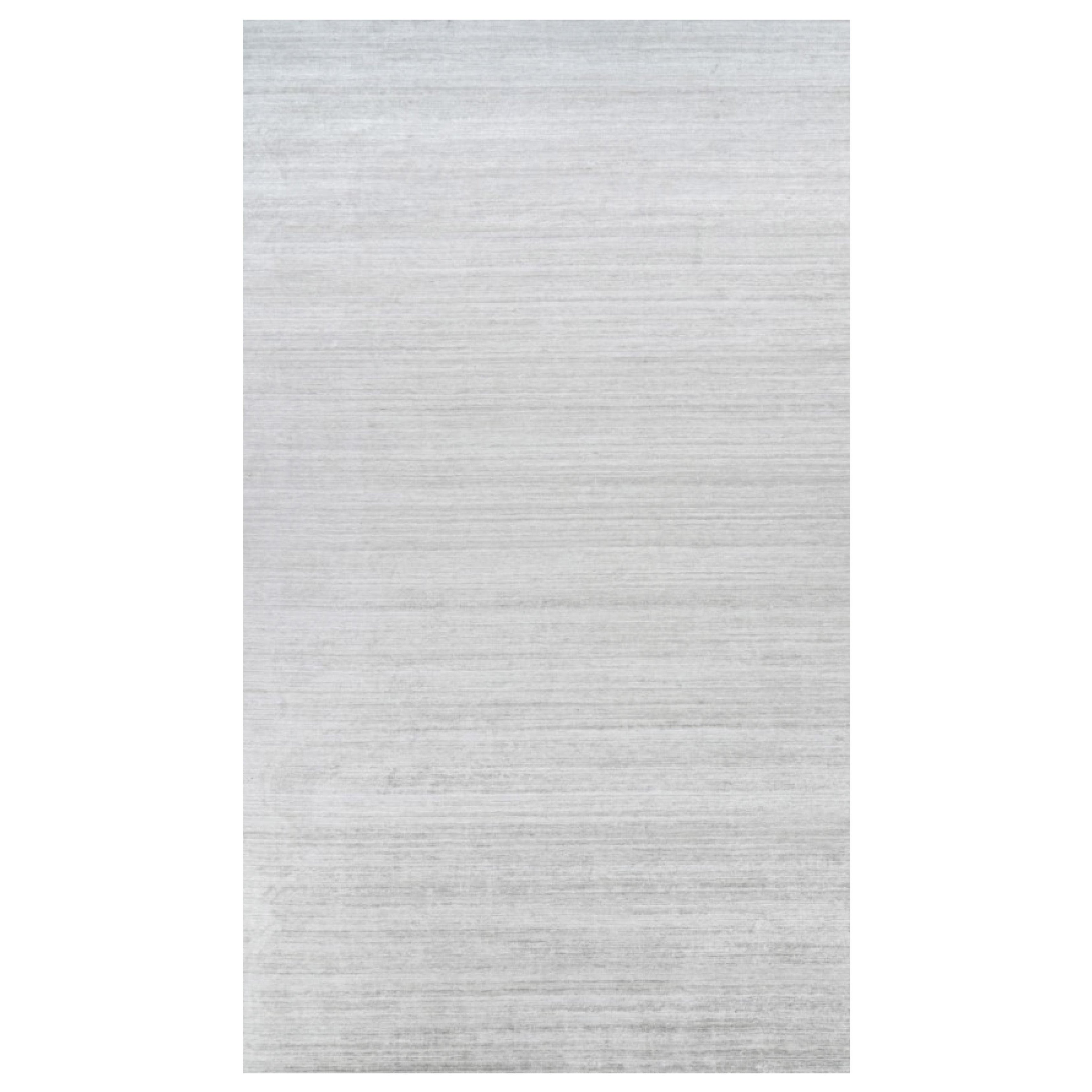 Rug & Kilim's übergroßer Strukturteppich in massivem Grau und Off-White-Streifen