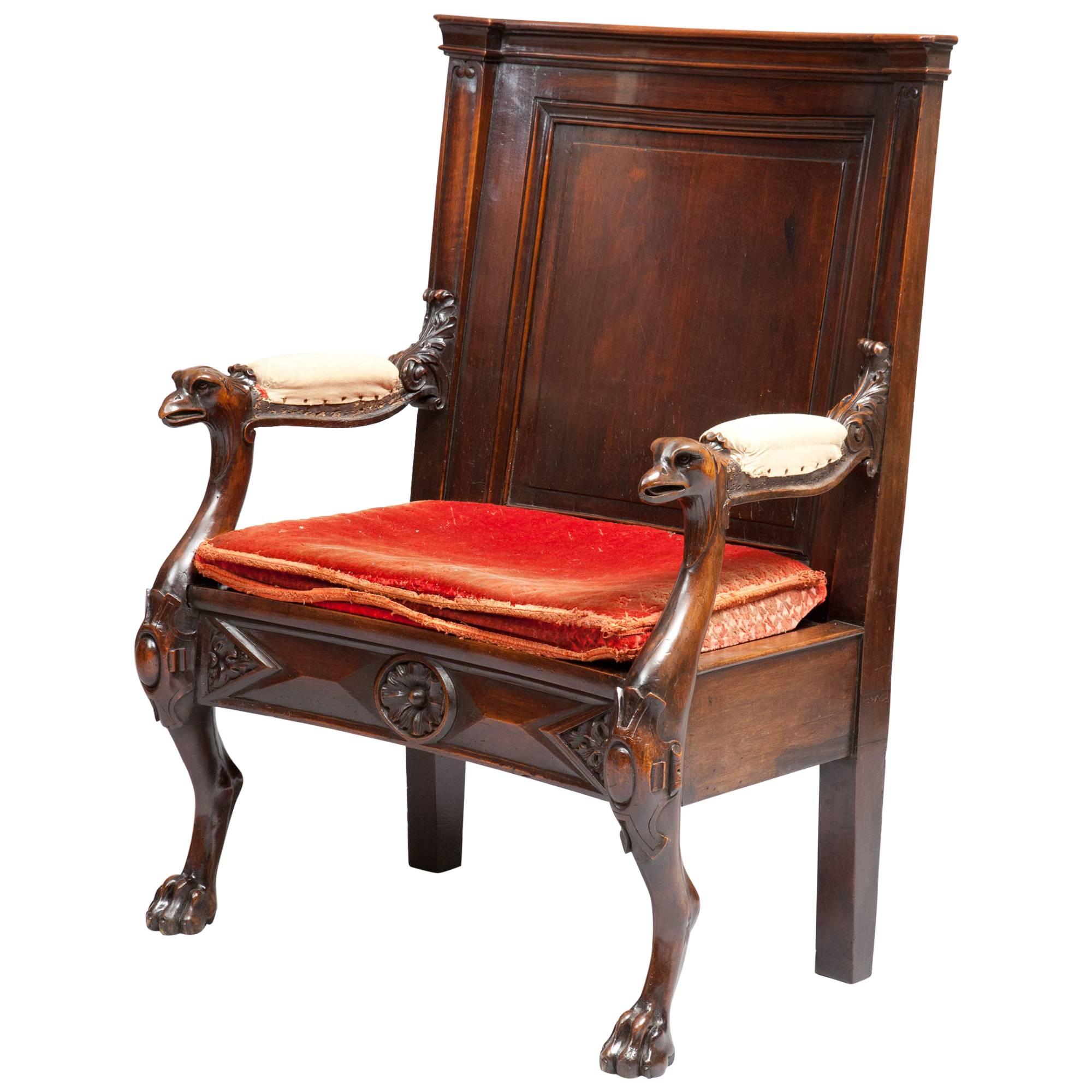 Fauteuil trône en noyer du XIXe siècle en vente