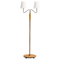 Schwedische Designerin, Stehlampe, Messing, Ulme, Stoff, Schweden, 1940er Jahre