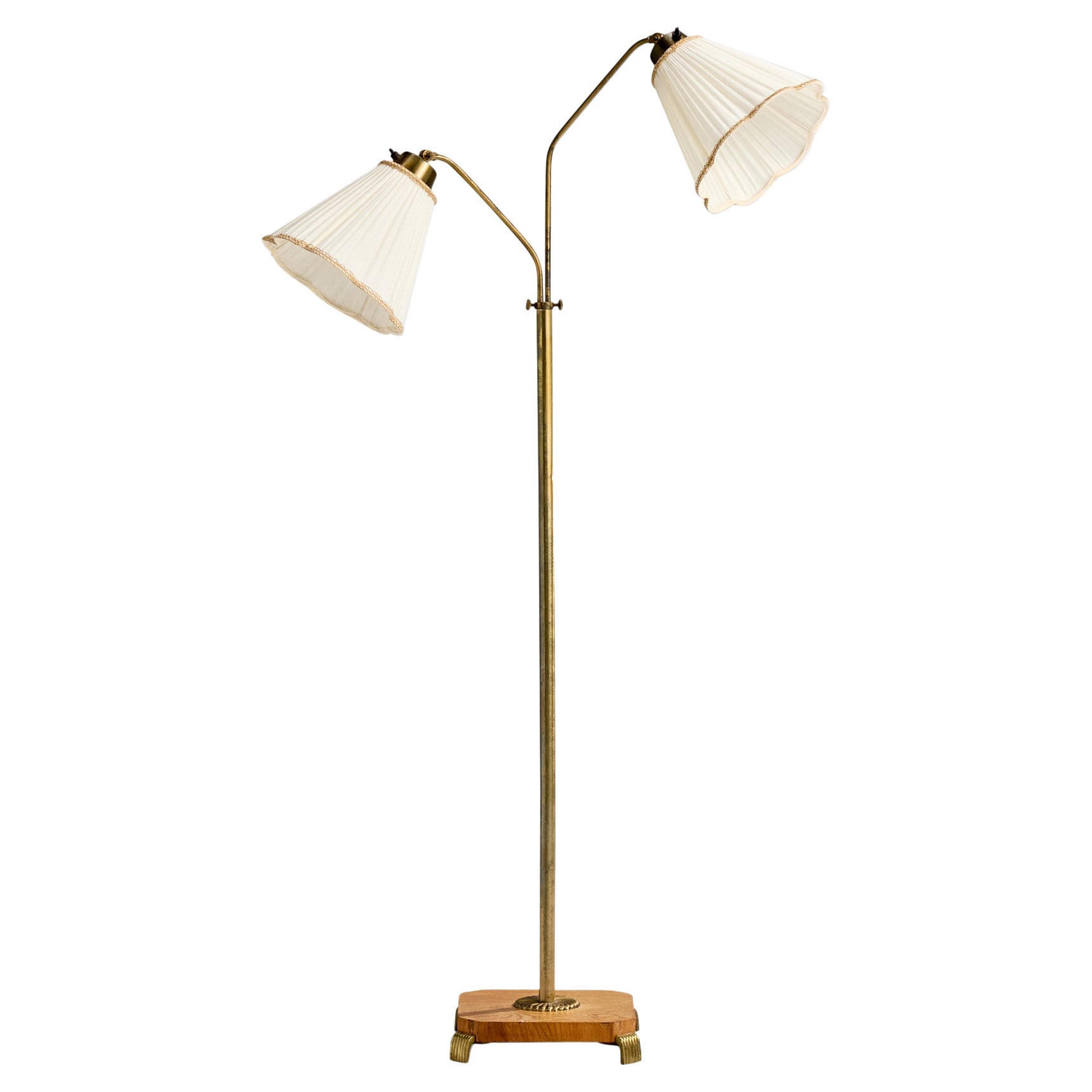 Schwedische Designerin, Stehlampe, Messing, Eiche, Stoff, Schweden, 1940er Jahre