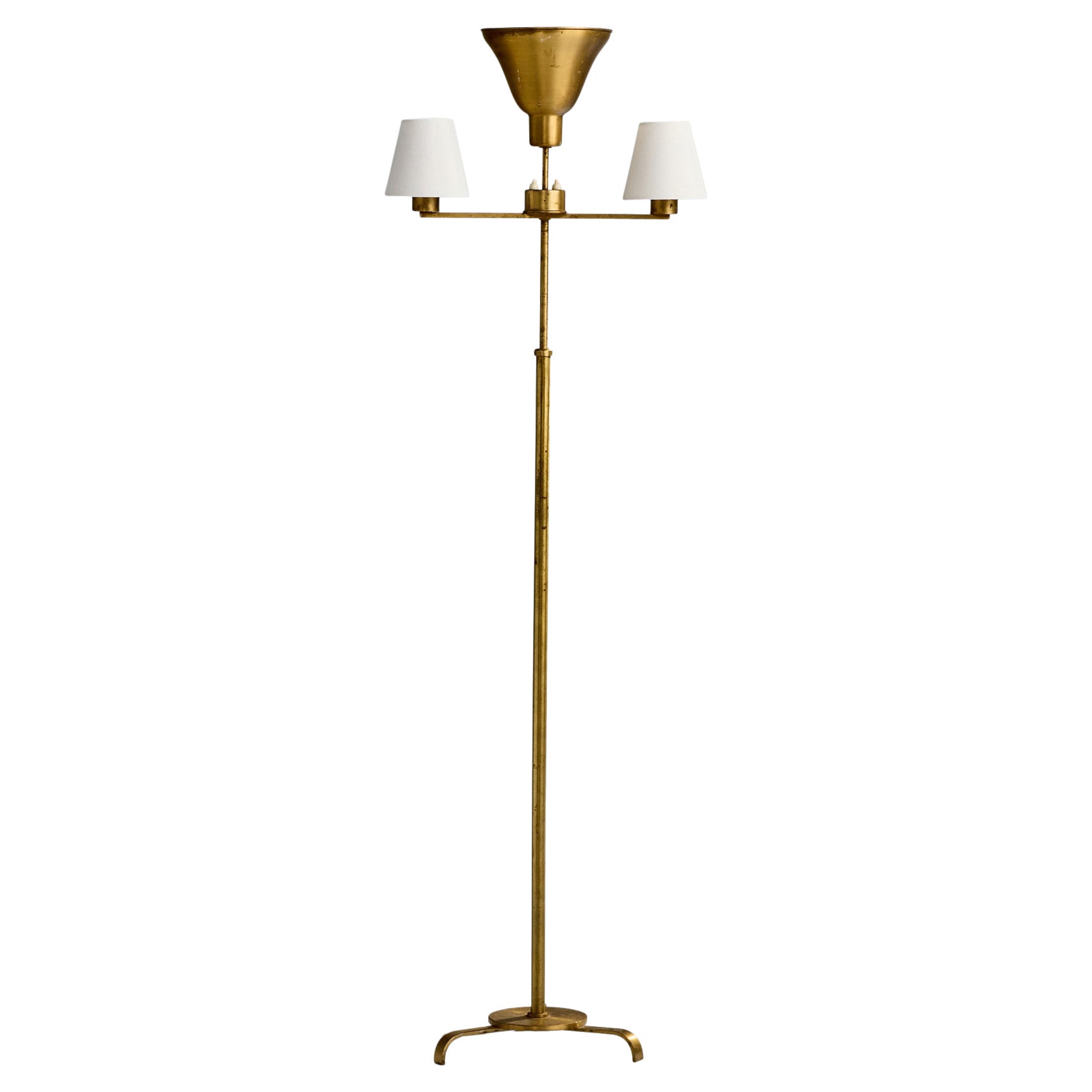 Lampada da terra di design svedese, ottone, tessuto, Svezia, anni '1930
