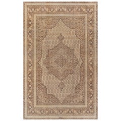 Tapis persan antique Tabriz en laine fait à la main Doris Leslie Blau