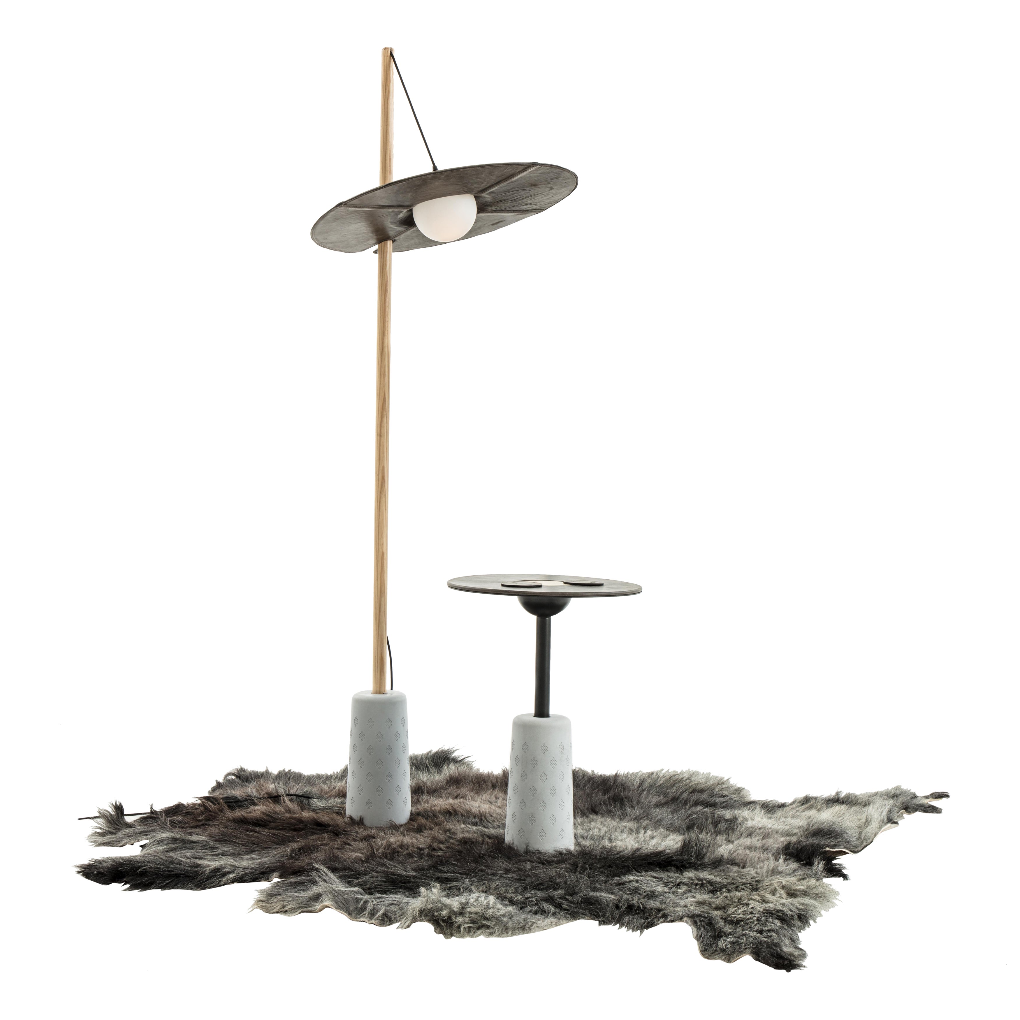 Lampe Nomad Drumroll en cuir de yak - KVN x Matsu Nomadic Series by Joeri Reynaert en vente