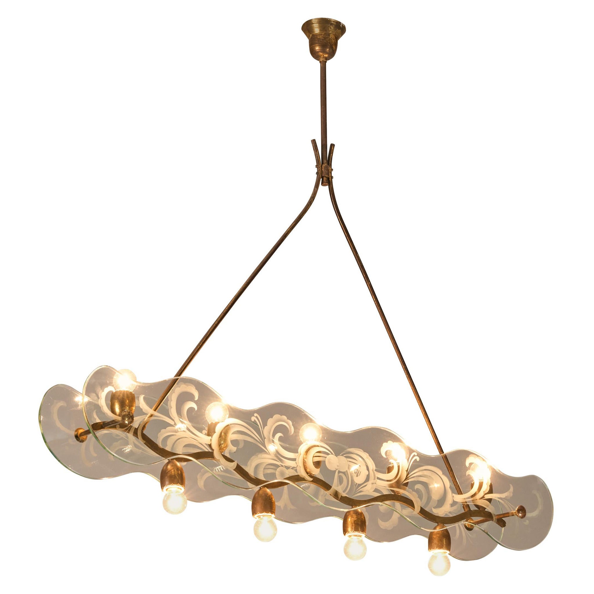 Incantevole lampadario italiano Art Déco in ottone e vetro acidato