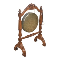 Oak framed dinner gong