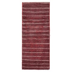 Marokkanischer Vintage-Läufer in Rot mit geometrischen Streifenmustern - Rug & Kilim