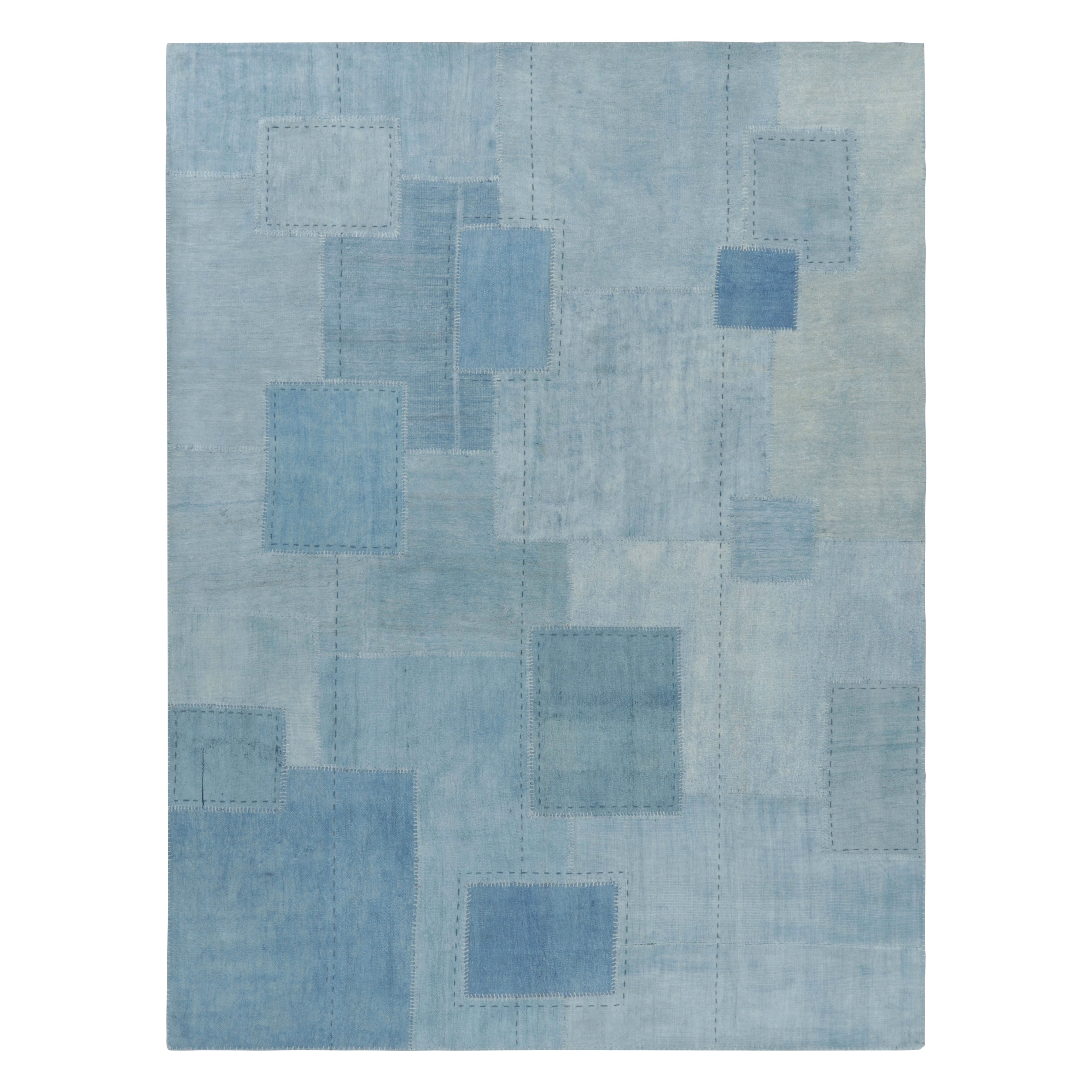 Vintage-Patchwork-Teppich in blauen, weißen und grauen Tönen - Rug & Kilim