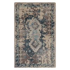 Tapis abstrait à motifs bleu-brun de Rug & Kilim