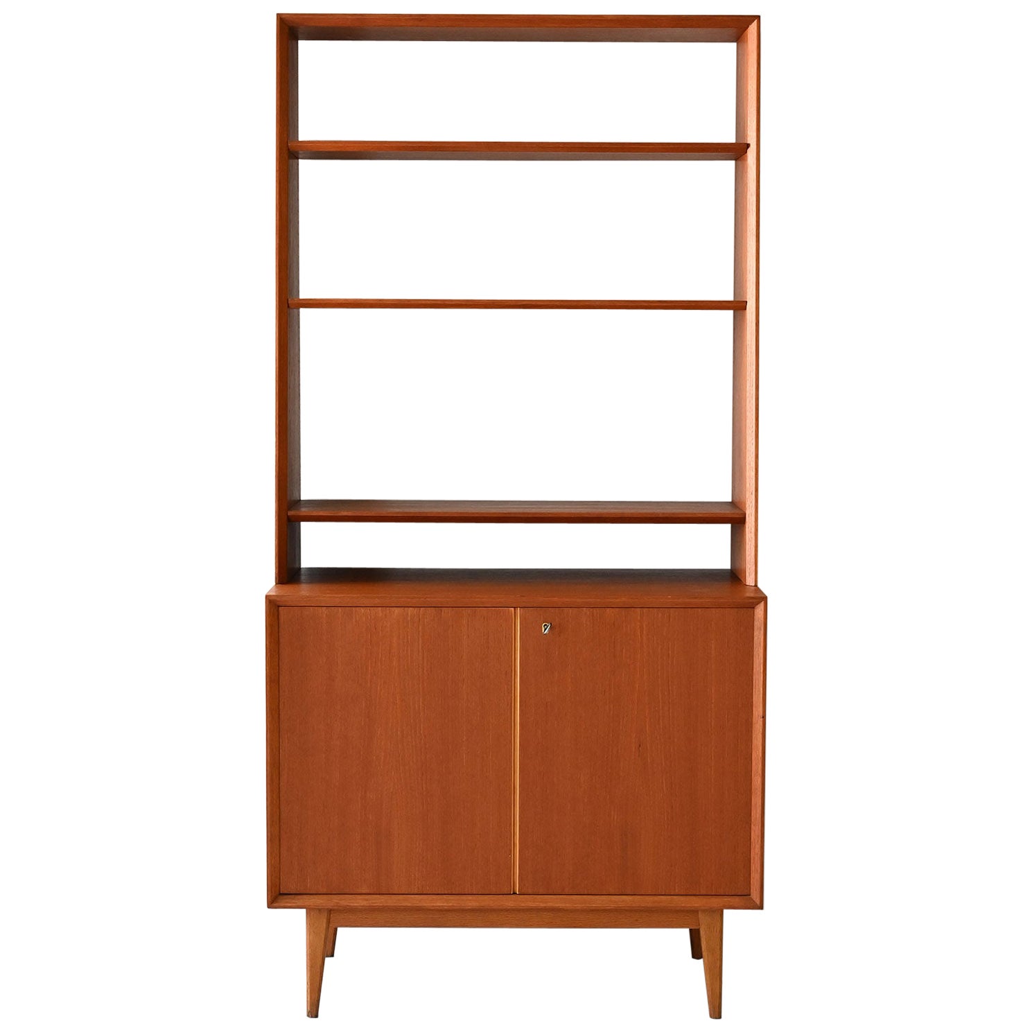 Libreria scandinava anni 60 in teak con vano contenitore in vendita