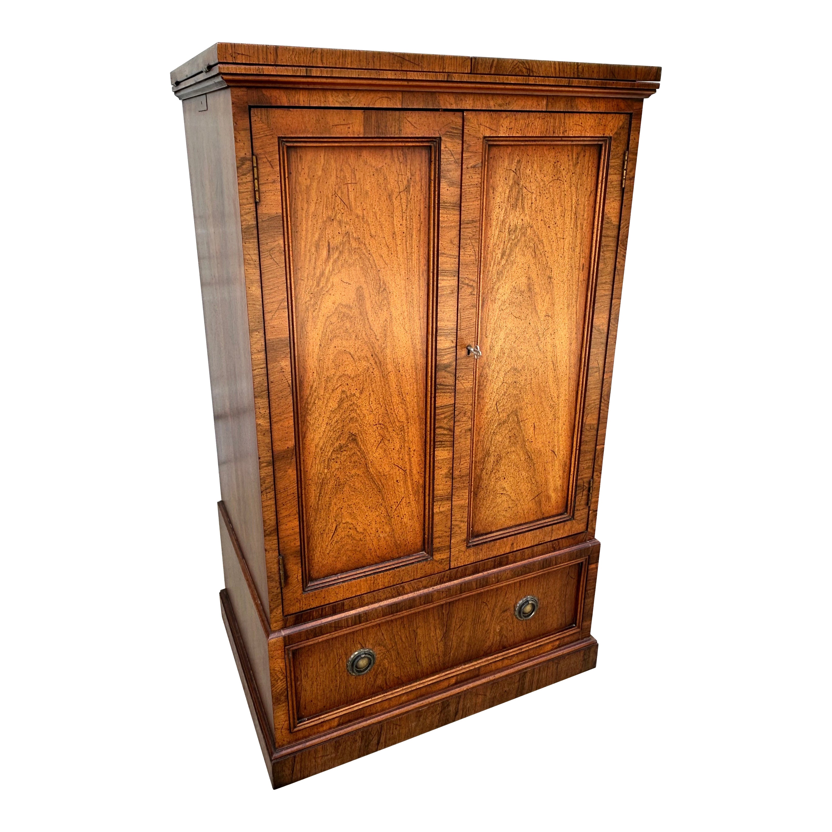 Drybar Cabinet with Lock and Key by Henredon Fine Furniture For Sale