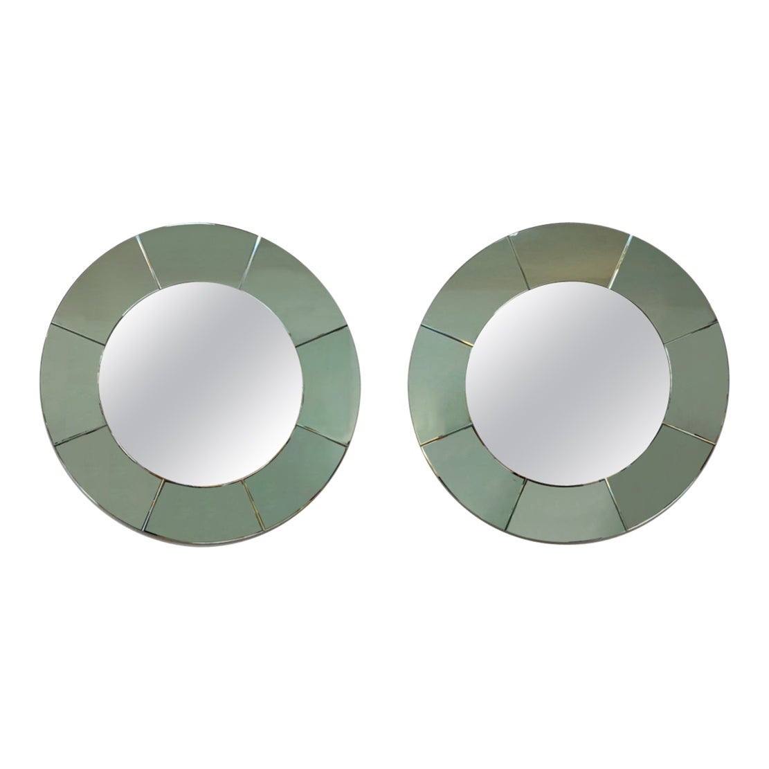Elegante paire de miroirs muraux italiens en verre vert, dans le style de Fontana Arte