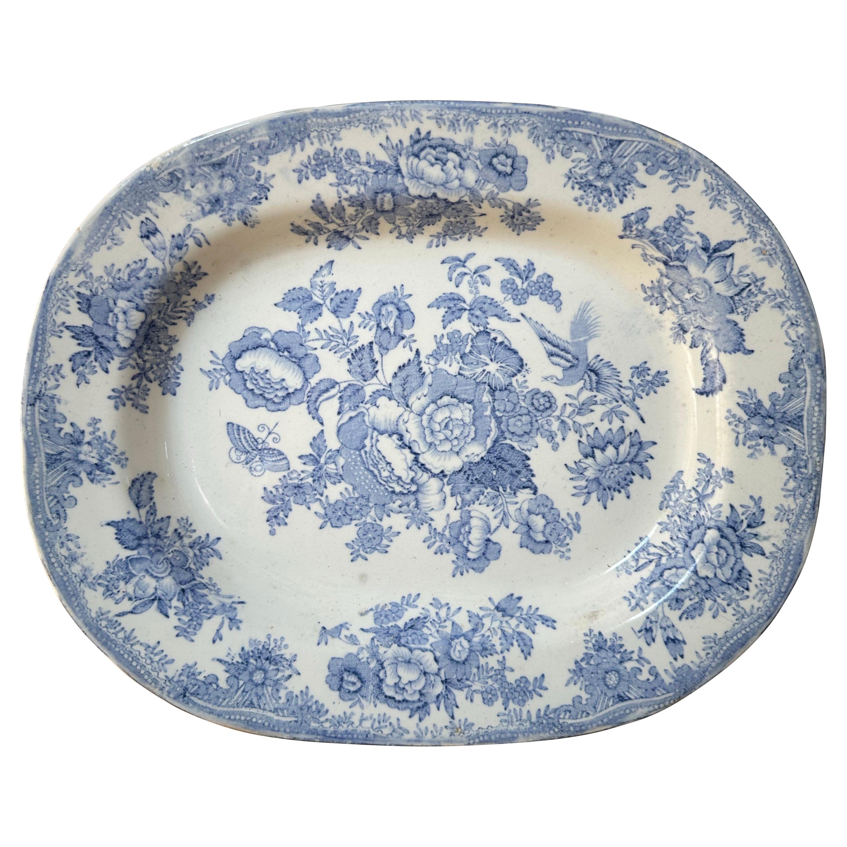 Plat moyen bleu et blanc en forme de faisan asiatique, 19e siècle en vente