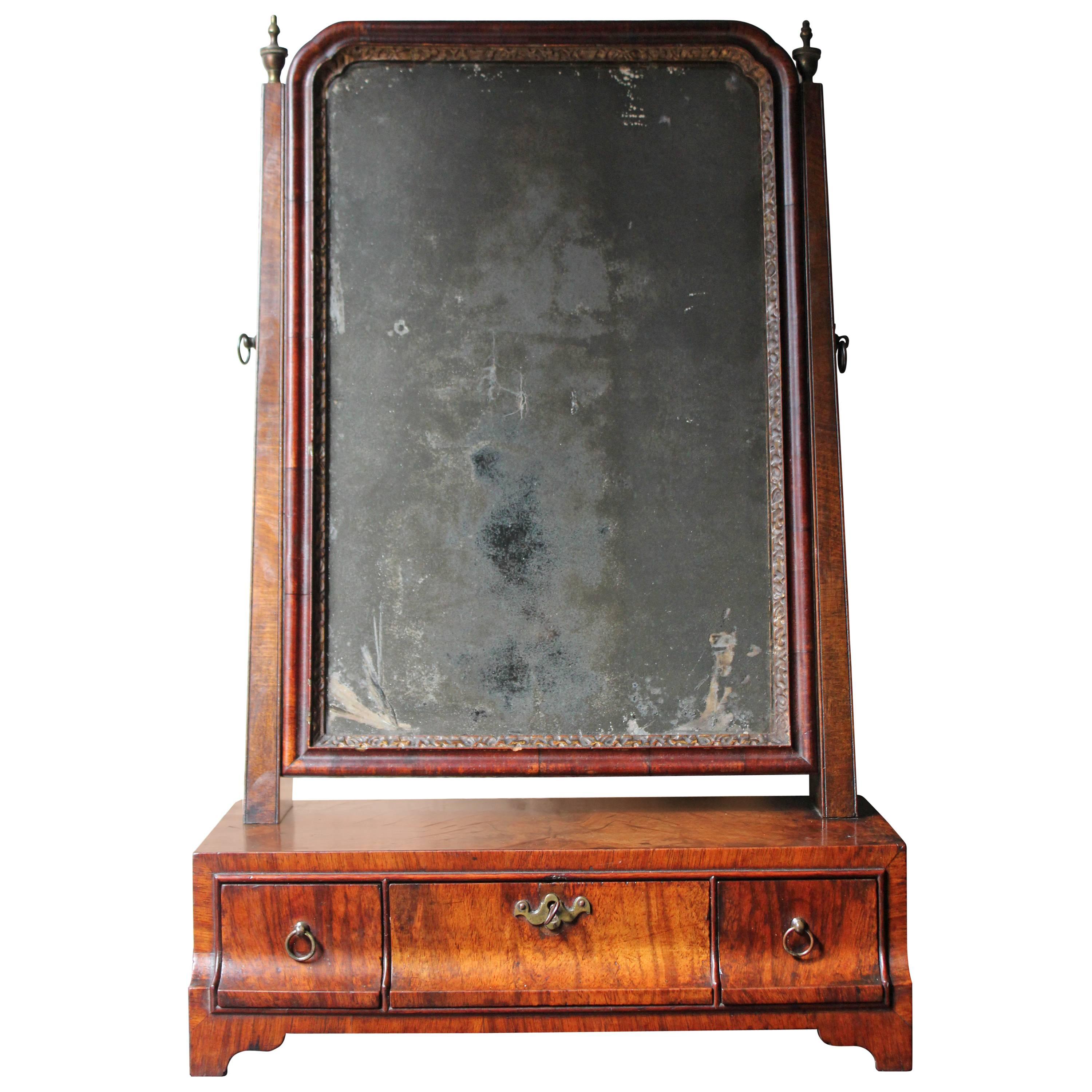 Fine George II Period Figured Walnut Three-Drawer Dressing Mirror, circa 1730 For Sale