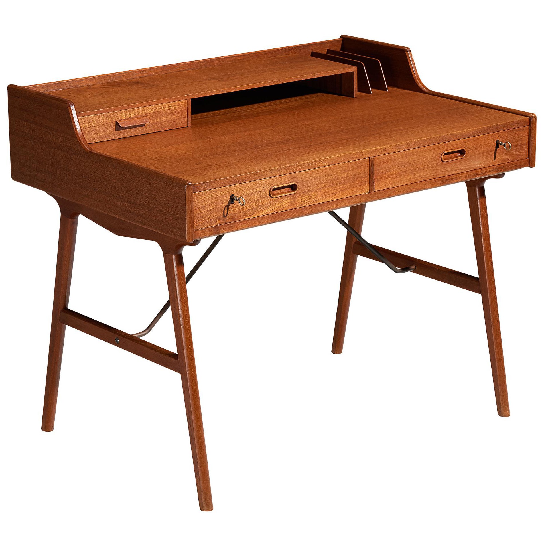 Arne Wahl Iversen for Vinde Møbelfabrik Writing Desk in Teak For Sale