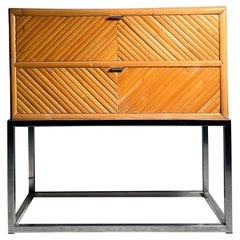 Commodes and Chests of Drawers