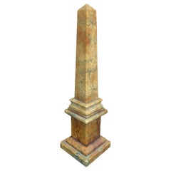Neoklassischer Grand Tour Obelisk aus massivem italienischem Marmor