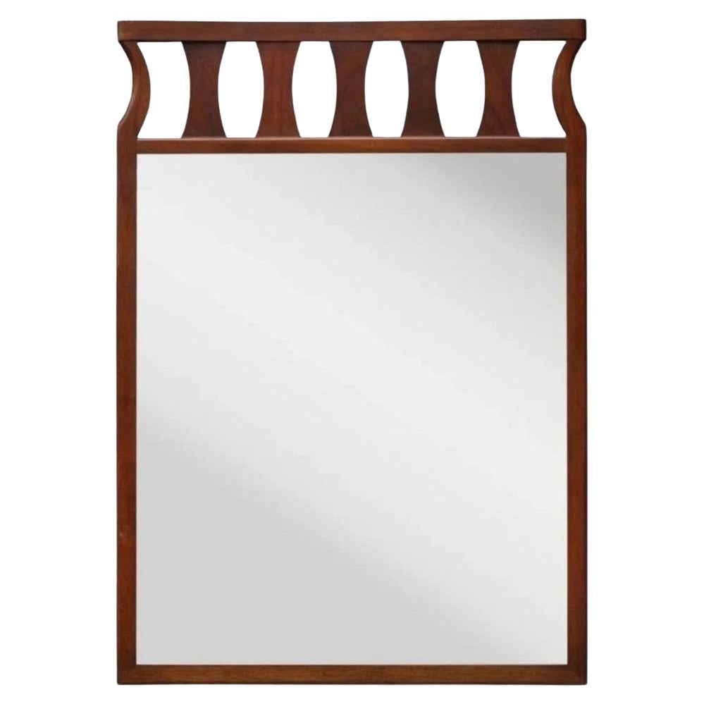 Vintage Mid Century Modern Walnut Kent Coffey Broyhill Brasilia Style Mirror (Miroir de style Brasilia)
