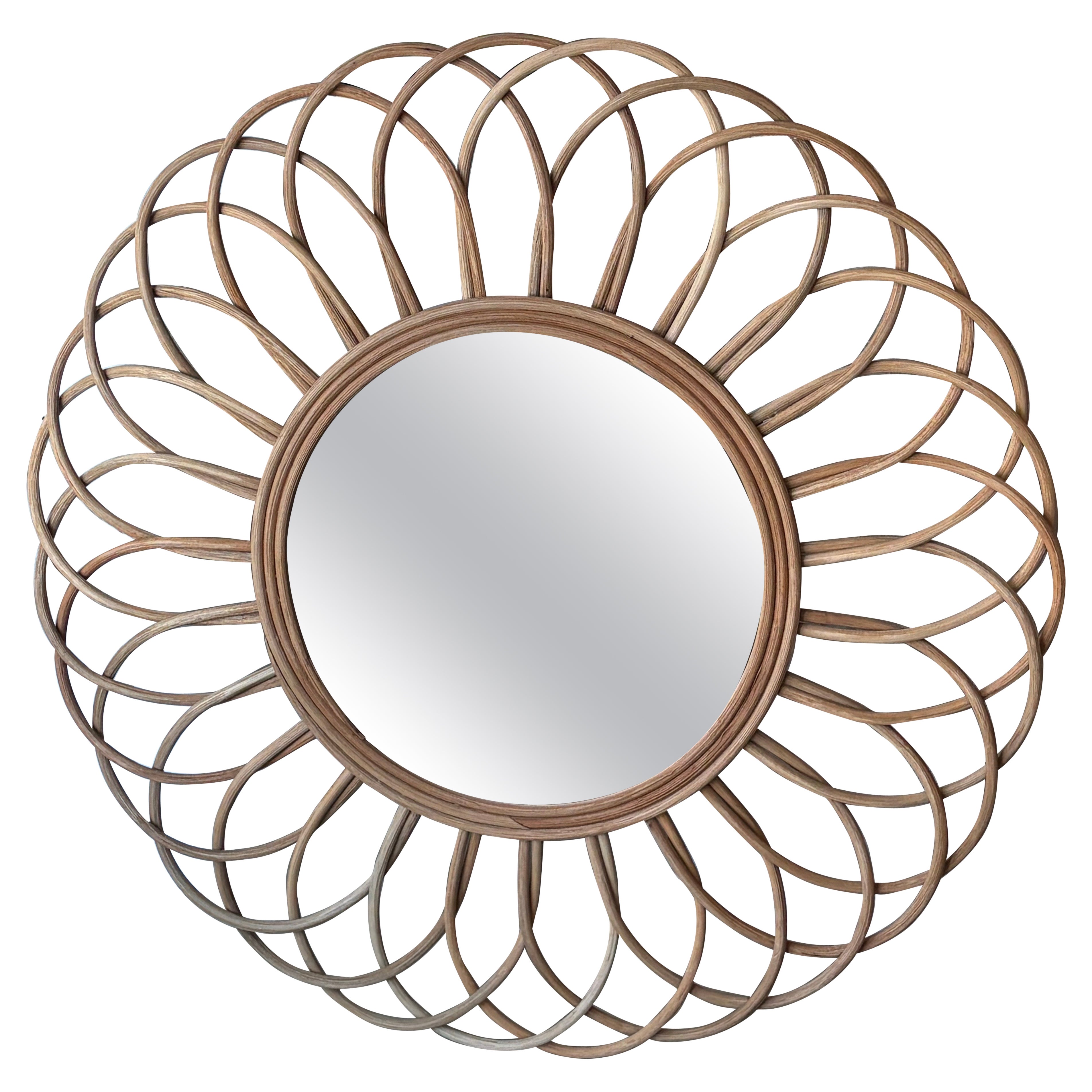 Specchio da parete vintage francese Loop Scalloped Round Wicker Rattan in vendita
