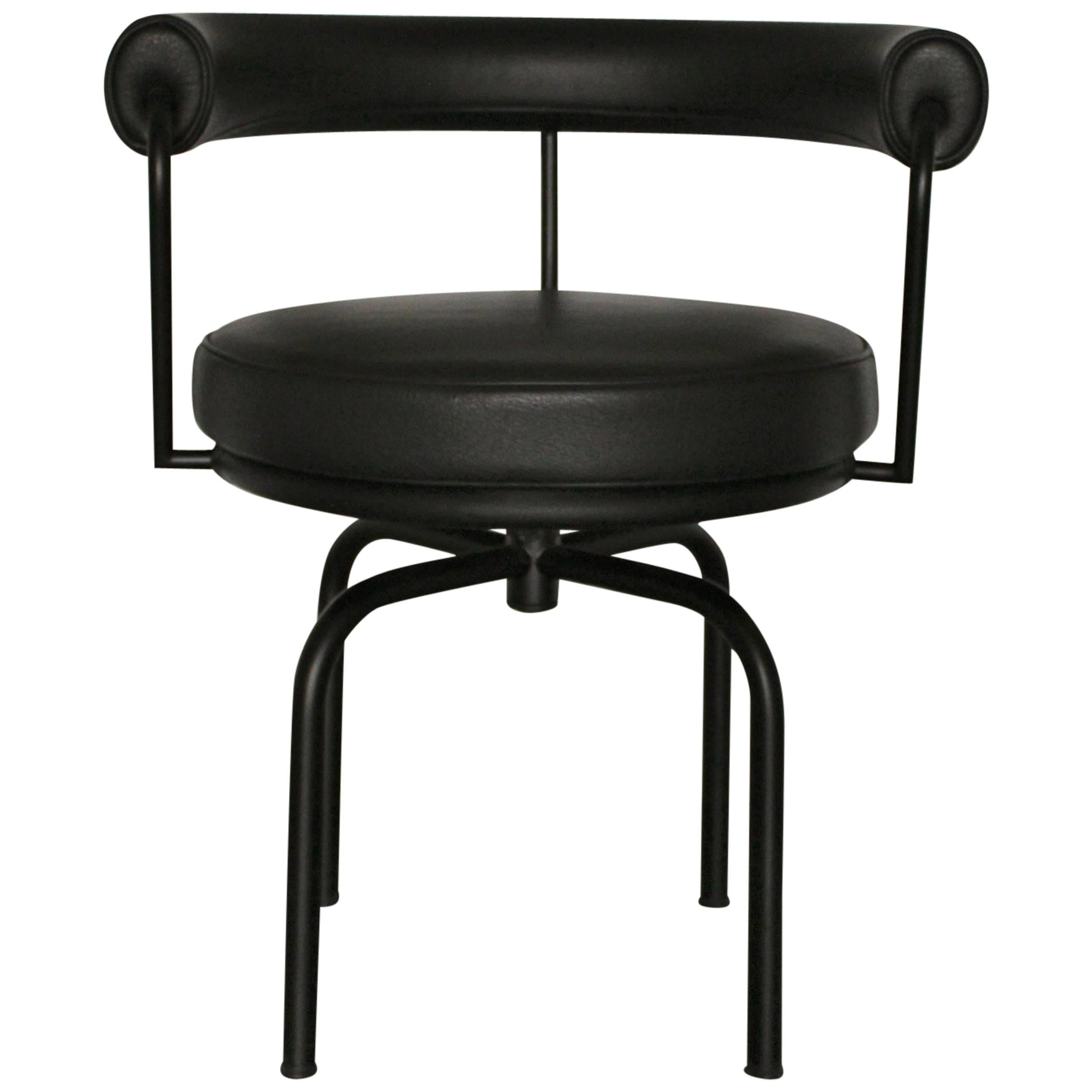 Cassina "LC7" Swivel Armchair in Black Leather by Corbusier, Perriand, Jeanneret