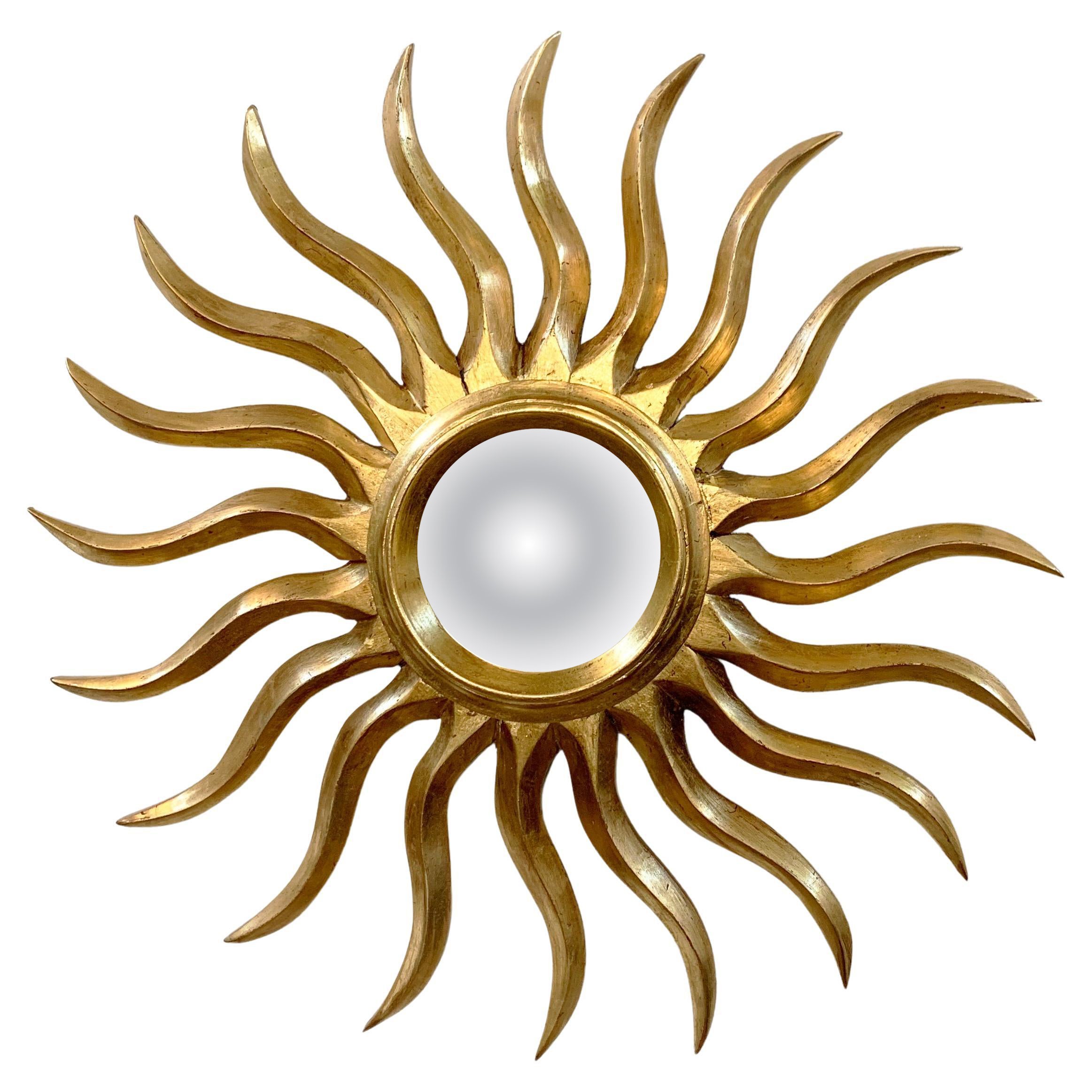 Sunburst geschnitzt Goldener Spiegel im Angebot