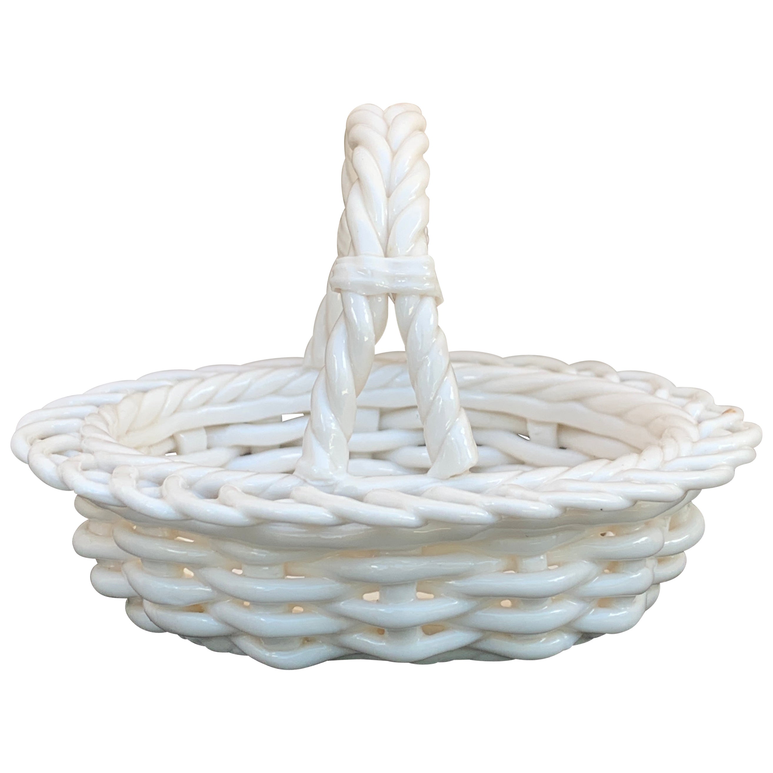 Panier tressé en céramique blanche à la française