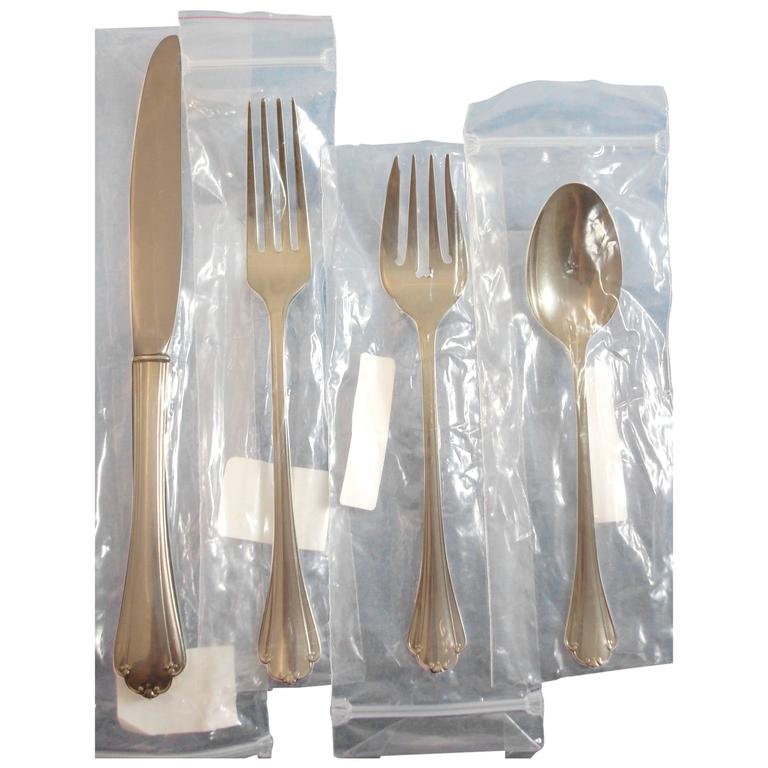 Delicacy by Lunt Sterling Silver Flatware Set for 12 Service 48 Pieces For Sale at 1stdibs