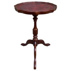 Tavolino georgiano d'epoca con piano in pelle rossa goffrata in mogano