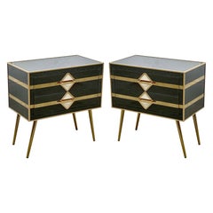 Commodes and Chests of Drawers