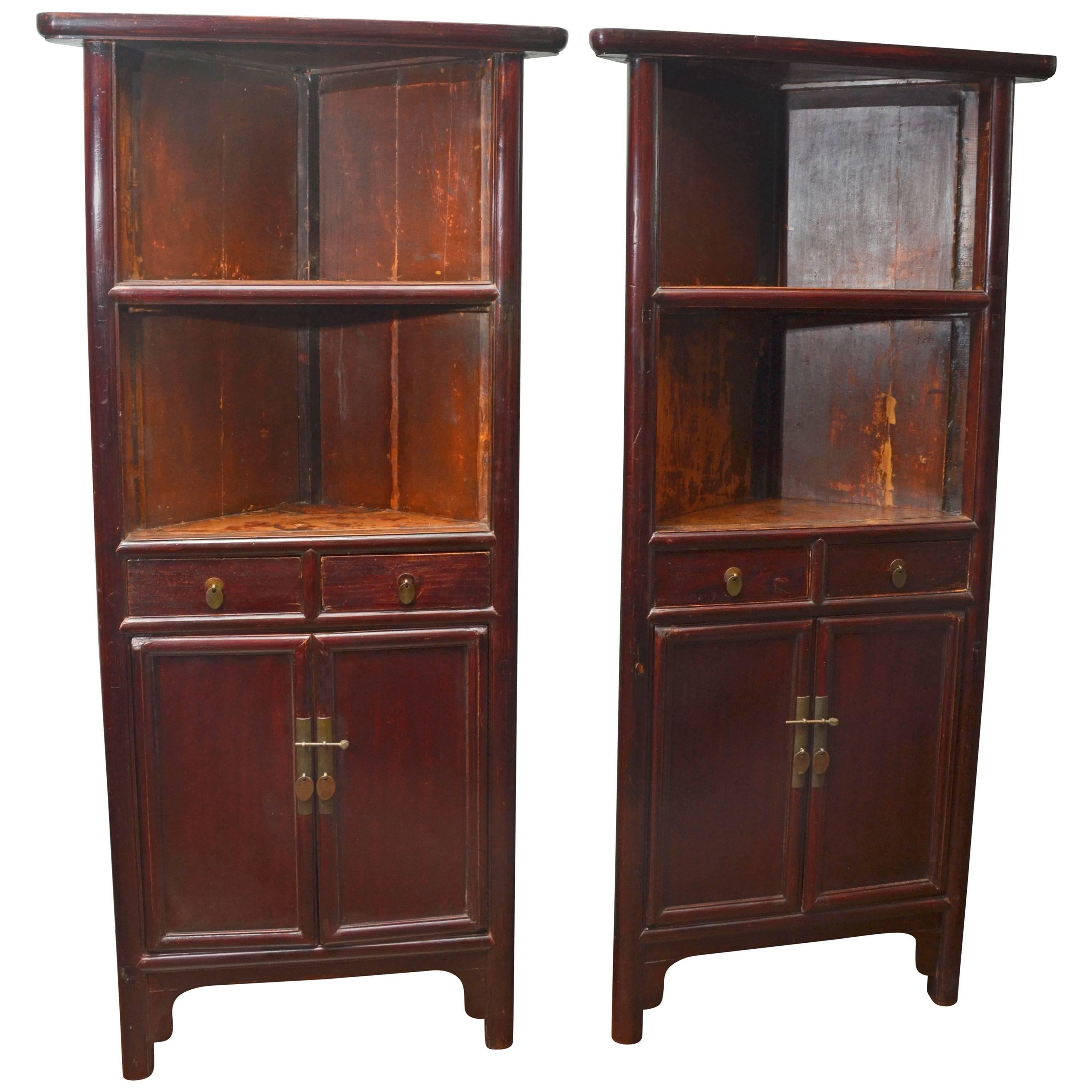 Mid 19thC. Q'ing Dynasty Chinese Elm Corner Cabinet For Sale
