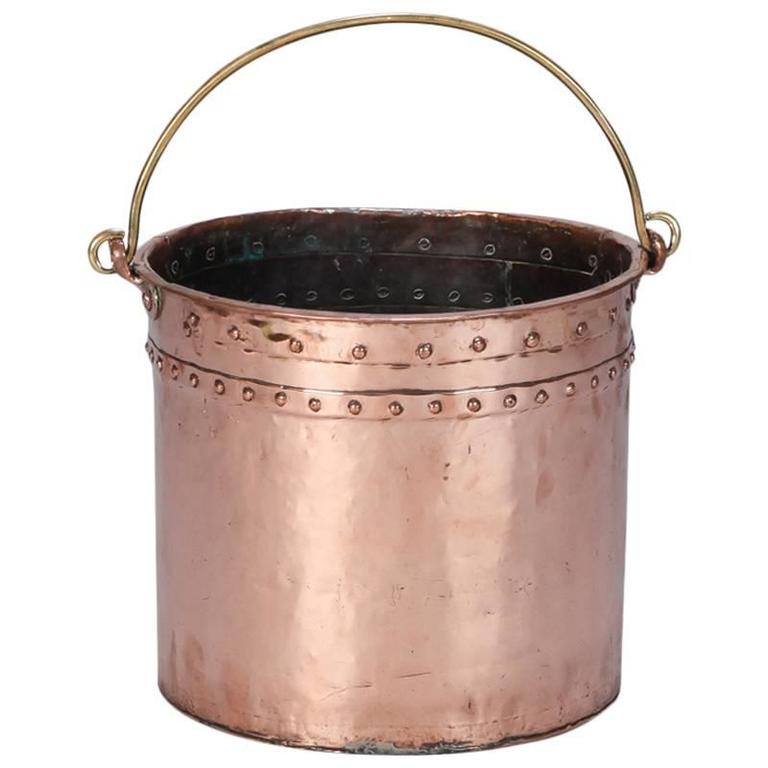 Large 19th Century Copper Pot For Sale at 1stdibs