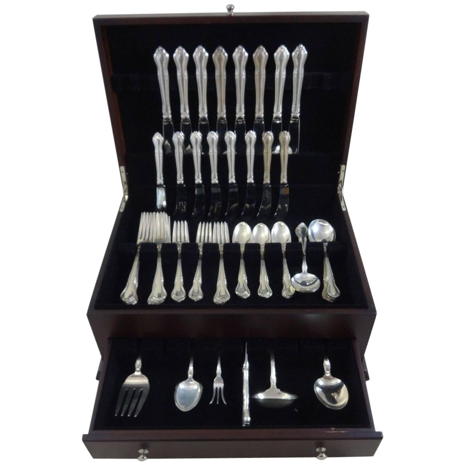 Beautiful Georgian Manor by Lunt sterling silver flatware set of 54 pieces. This set includes:

Eight knives, 8 3/4