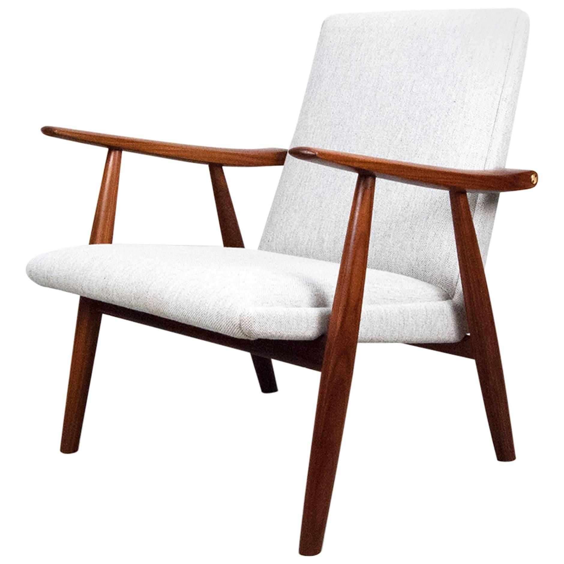 Hans J. Wegner GE-260 Danish Lounge Chair