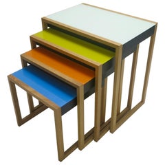 Tables gigognes conçues par Josef Albers:: Vitra Re-Edition 2004