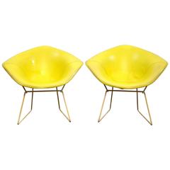 Paire de fauteuils de salon en diamant jaune Bertoia pour Knoll Associates, années 1960