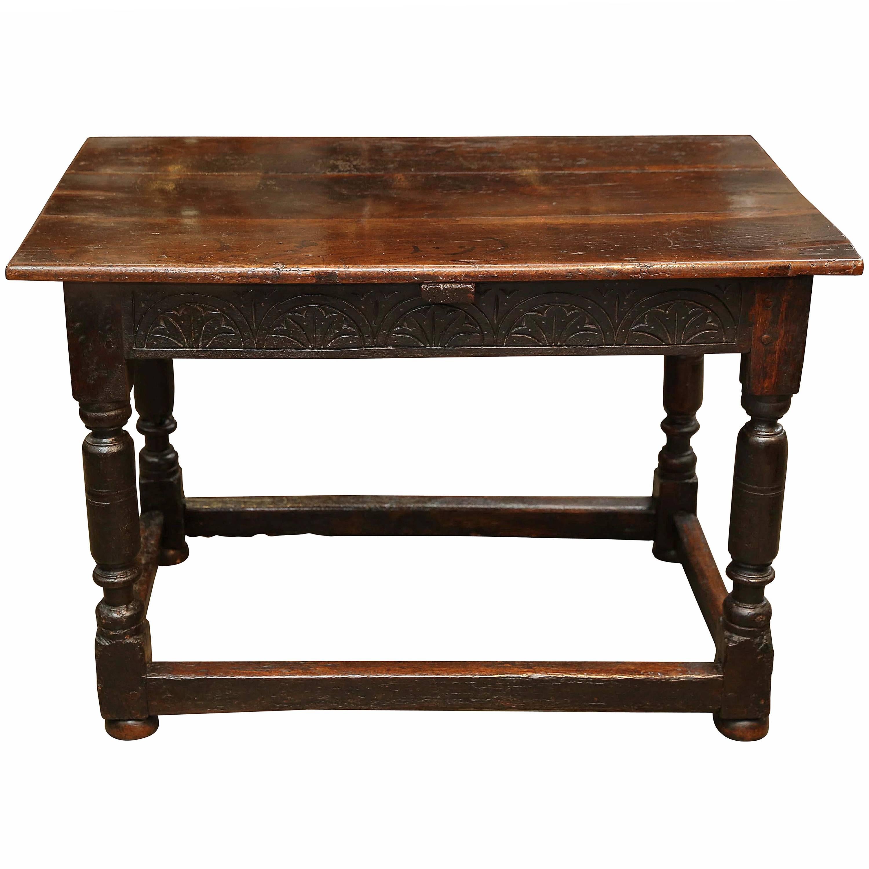 Antiker irischer Eichenholztisch aus dem 17. Jahrhundert