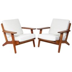 Pair of Danish Modern Lounge Chairs Designed by Hans Wegner 2