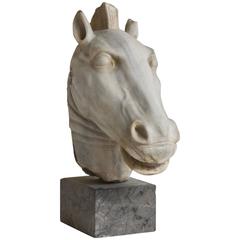 Tête de cheval en marbre du milieu du 19e siècle