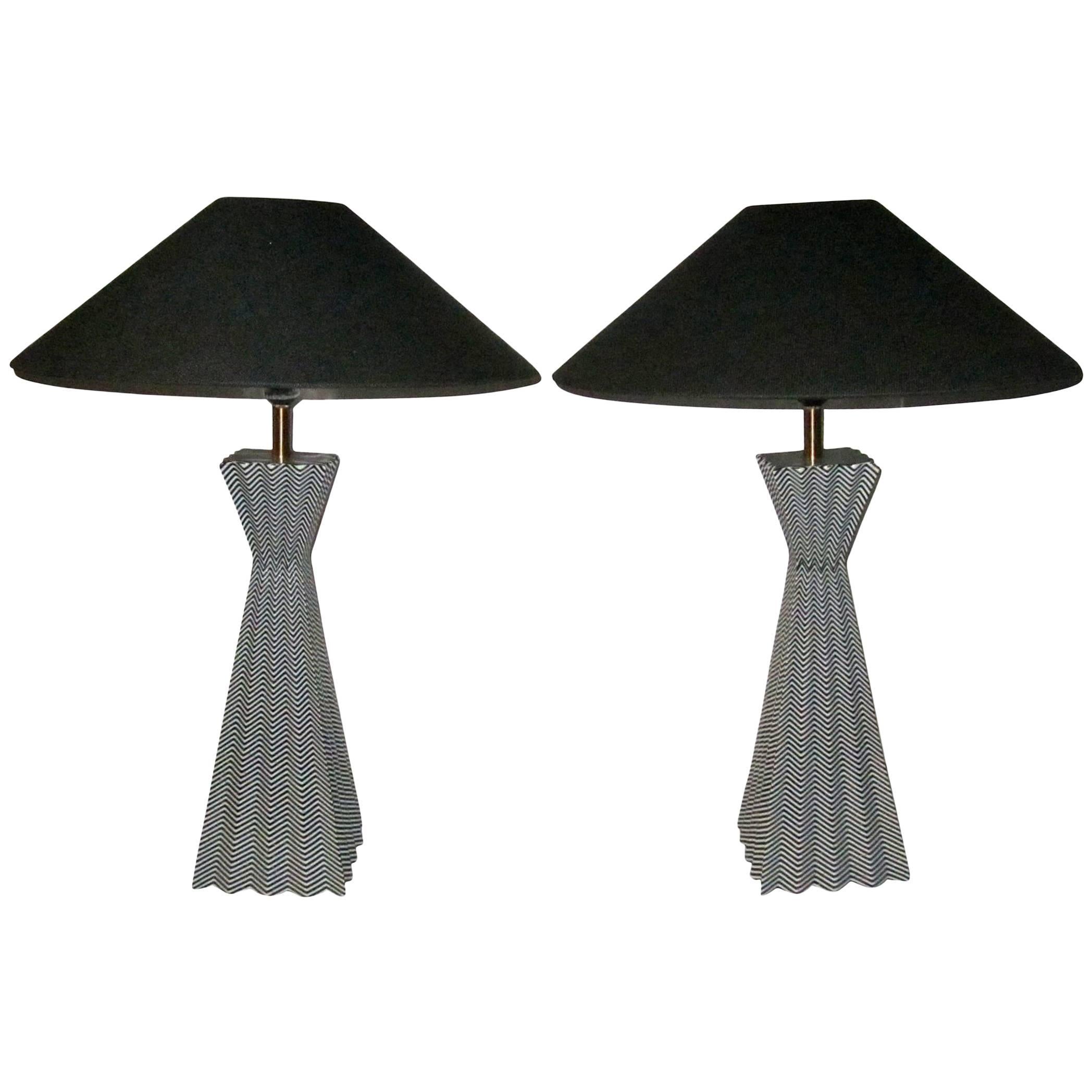 Black and White Zig-Zag Pattern Pyramid Shape Pair Lamps, Contemporary For Sale